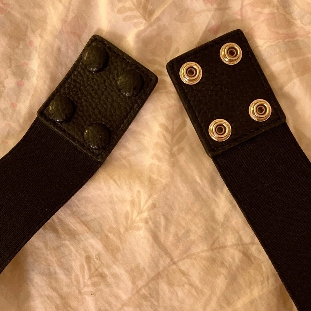 White House Black Market belt